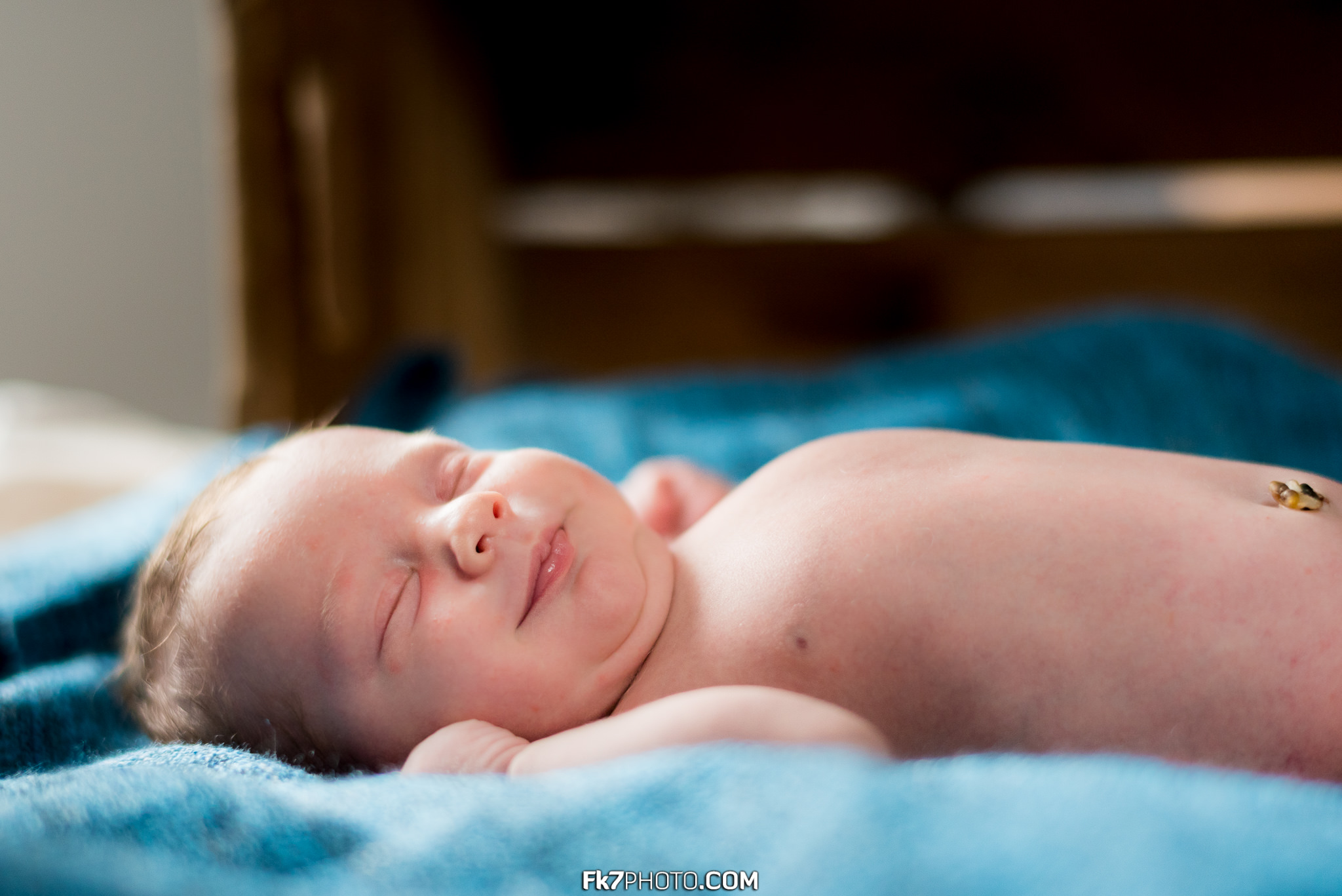 Photos de bébé à ses premiers moments à la maison.
